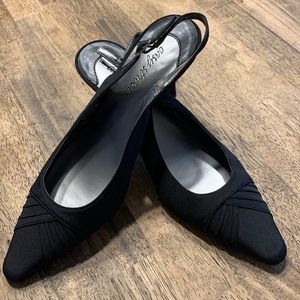 Easy Street Slingback Pump